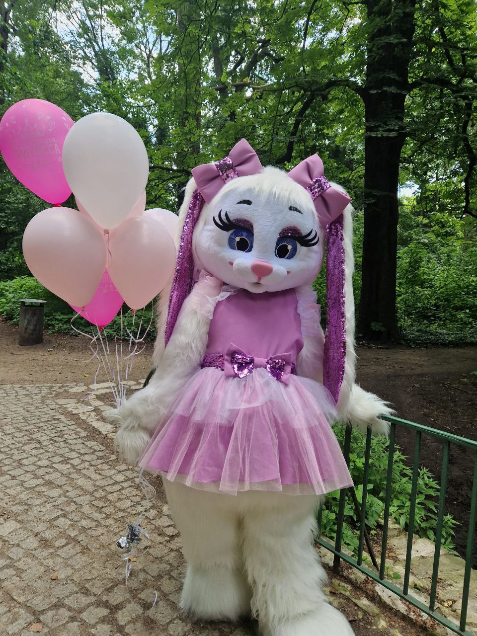 Häschen im rosa Kleid